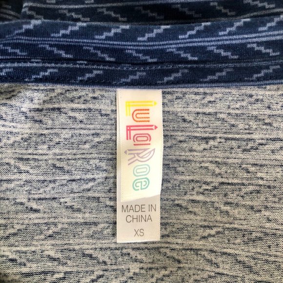 LULAROE CLASSIC BLUE V NECK T-SHIRT  SIZE XS - Picture 4 of 6